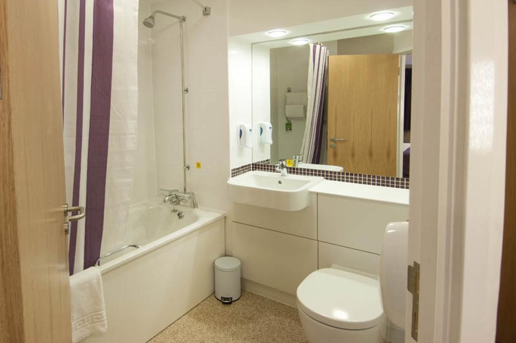 Premier Inn Ashford - Eureka Park Exterior foto