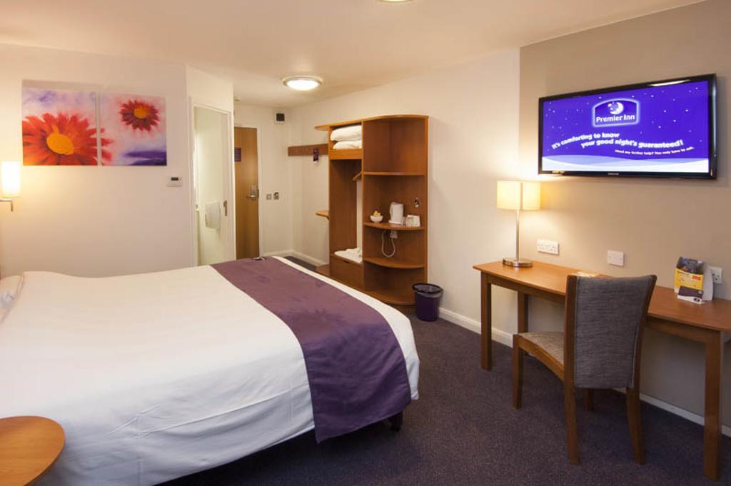 Premier Inn Ashford - Eureka Park Exterior foto
