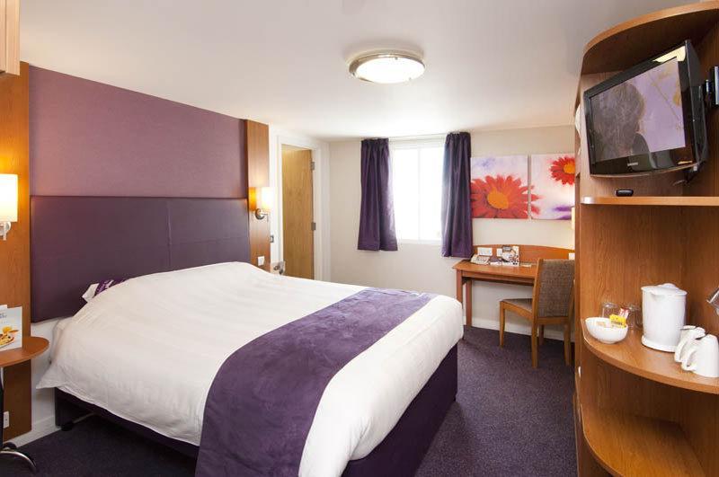 Premier Inn Ashford - Eureka Park Exterior foto