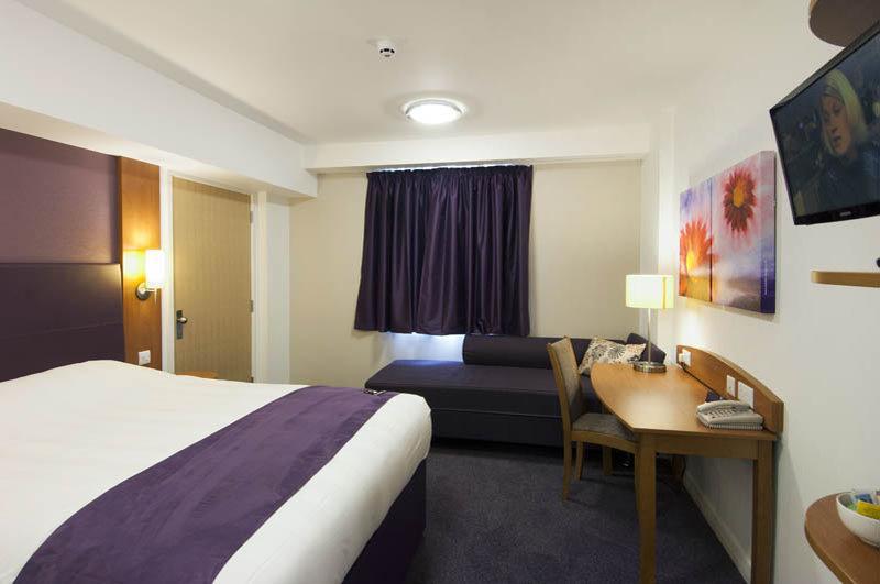 Premier Inn Ashford - Eureka Park Exterior foto